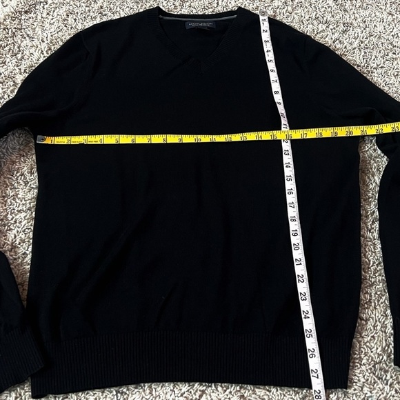 Banana Republic Men’s Black V Neck Sweater Merino Wool Knit Pullover Large - Picture 4 of 6